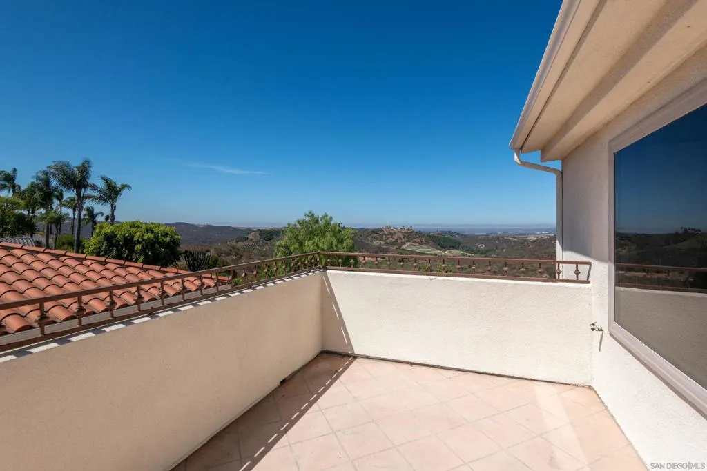 30343 Calle La Reina, Bonsall, California 92003 home-pic-18