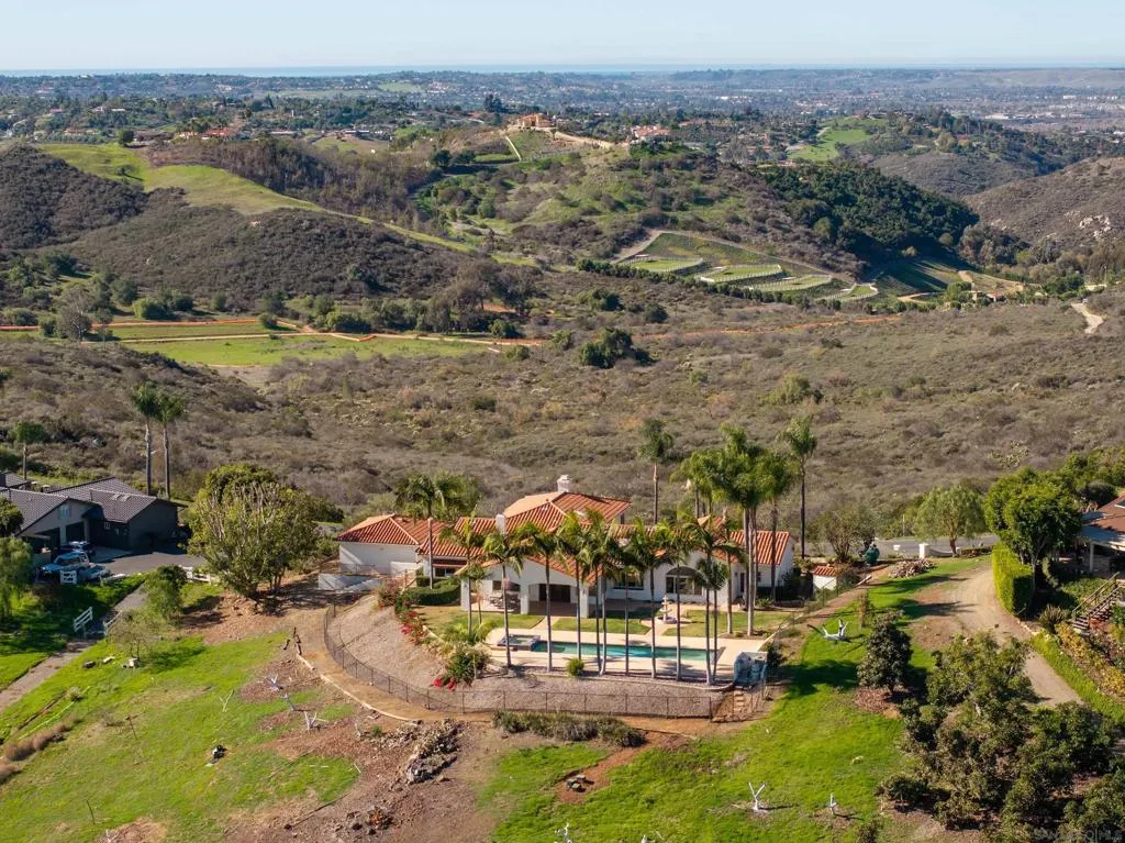 30343 Calle La Reina, Bonsall, California 92003 home-pic-61