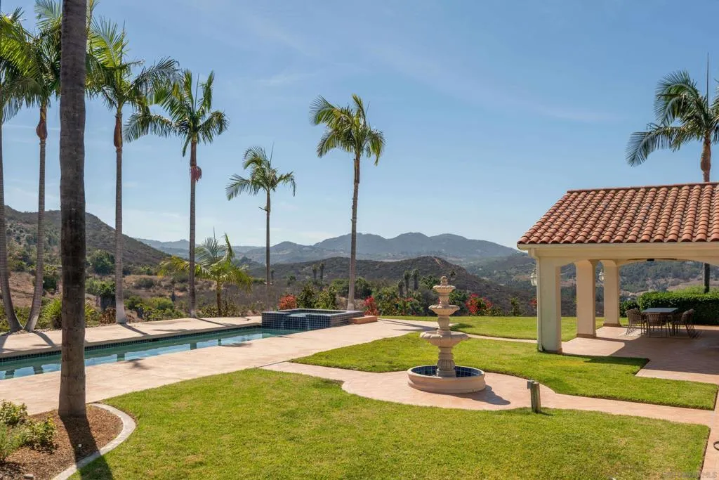 30343 Calle La Reina, Bonsall, California 92003 home-pic-3