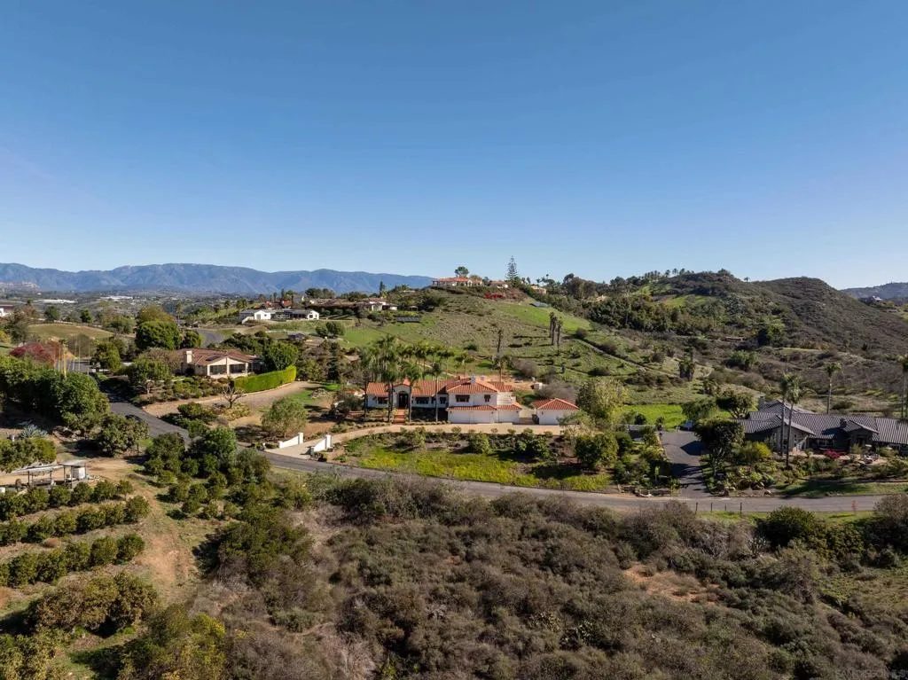 30343 Calle La Reina, Bonsall, California 92003 home-pic-63