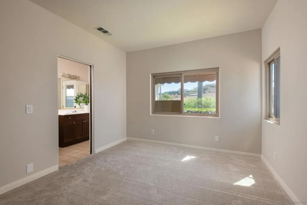 30343 Calle La Reina, Bonsall, California 92003 home-pic-44
