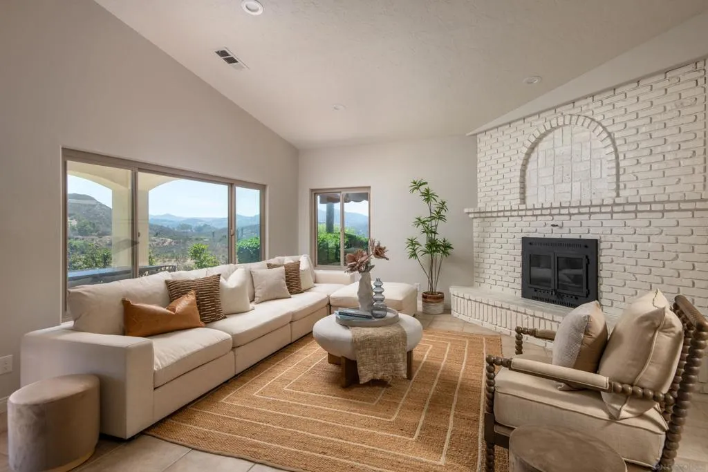 30343 Calle La Reina, Bonsall, California 92003 home-pic-13