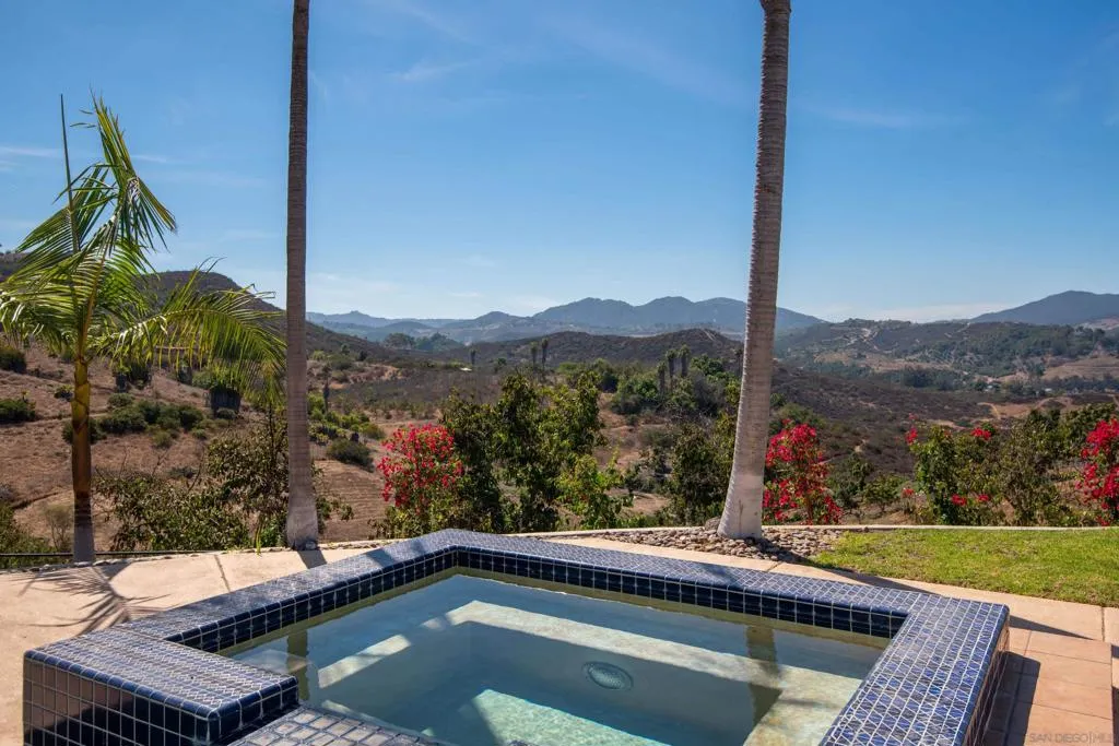30343 Calle La Reina, Bonsall, California 92003 home-pic-31