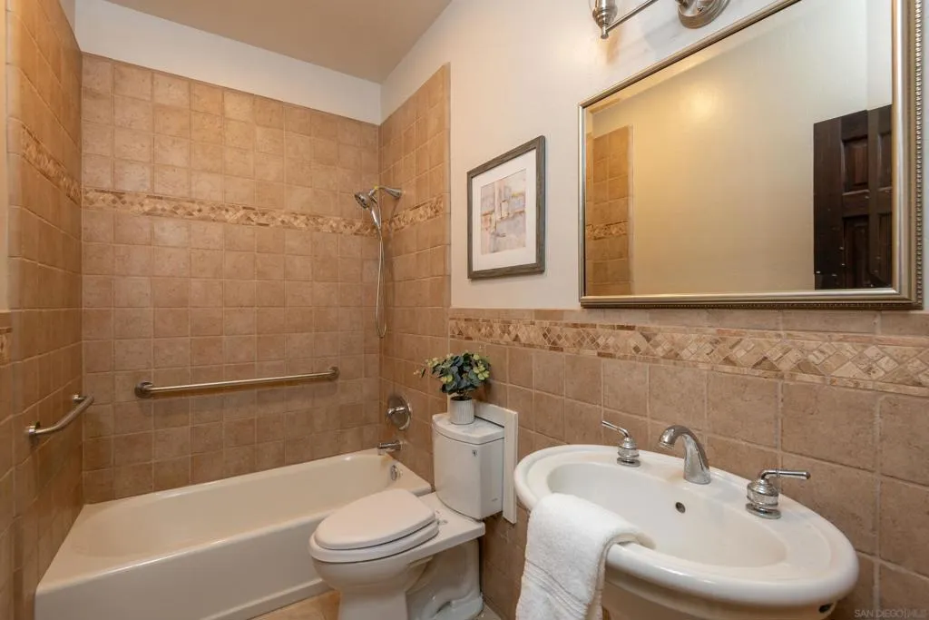 30343 Calle La Reina, Bonsall, California 92003 home-pic-47