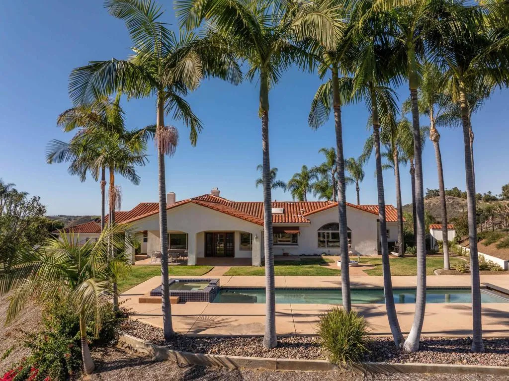 30343 Calle La Reina, Bonsall, California 92003 home-pic-65
