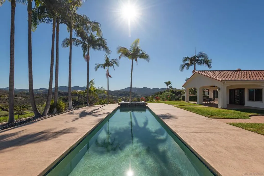30343 Calle La Reina, Bonsall, California 92003 home-pic-24