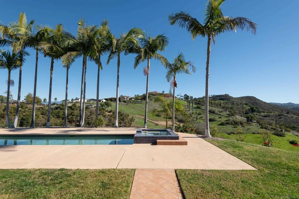 30343 Calle La Reina, Bonsall, California 92003 home-pic-66