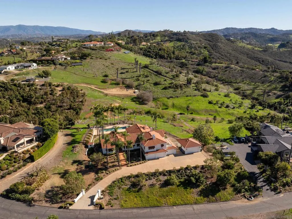 30343 Calle La Reina, Bonsall, California 92003 home-pic-20