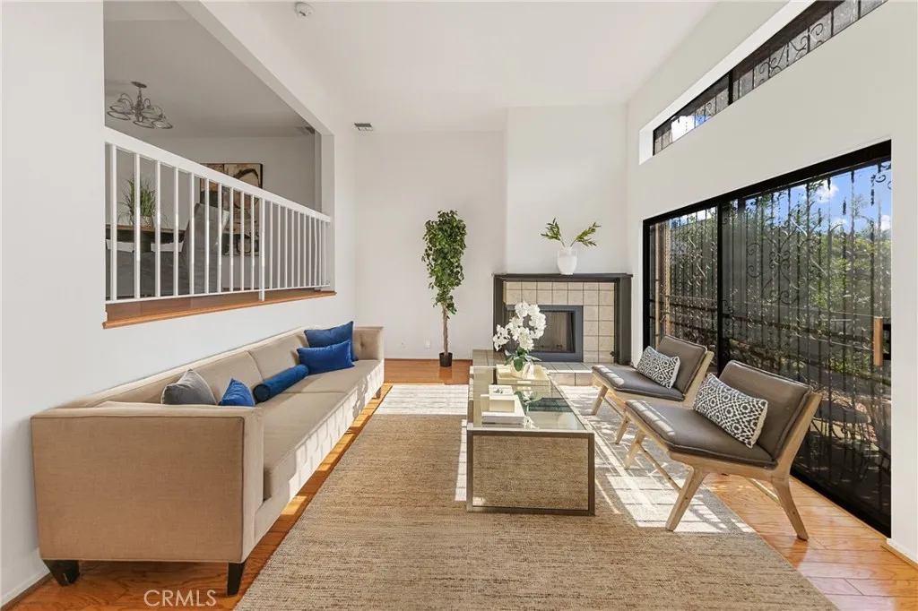 406 N Lincoln Avenue A, Monterey Park, California 91755, 3 Bedrooms Bedrooms, ,3 BathroomsBathrooms,Residential,For Sale,Lincoln,WS25189246
