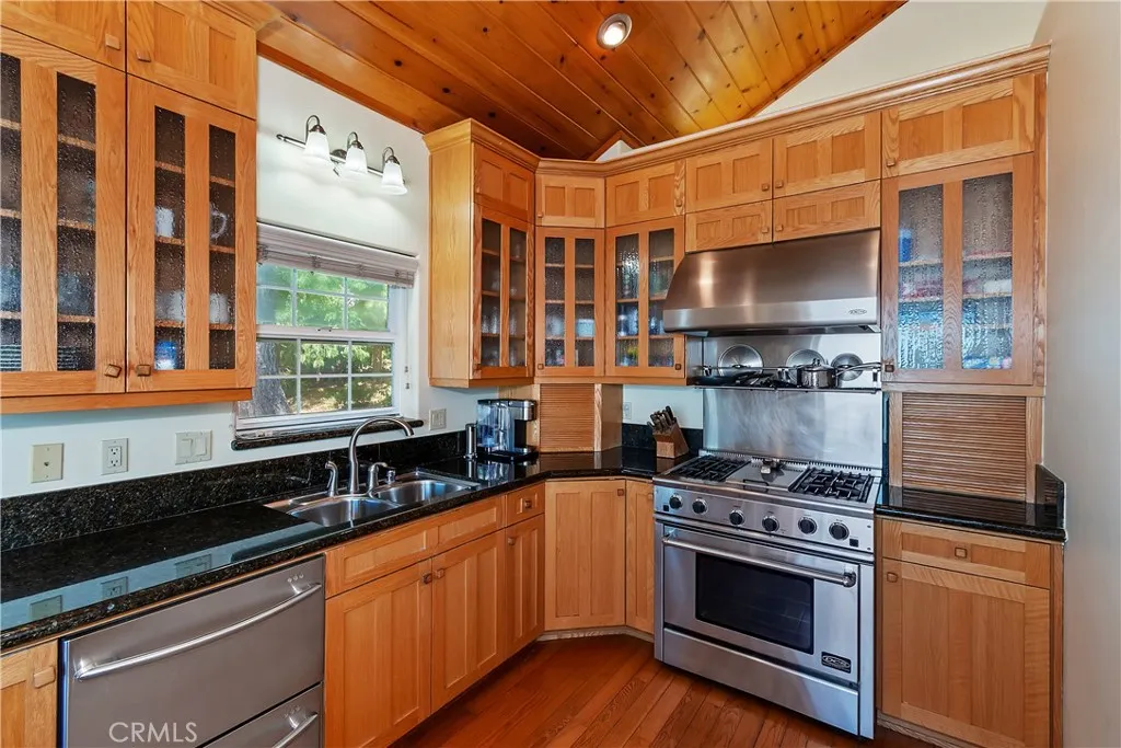 22665 Valley View Drive, Crestline, California 92325 home-pic-14
