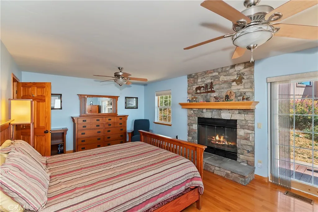 22665 Valley View Drive, Crestline, California 92325 home-pic-20