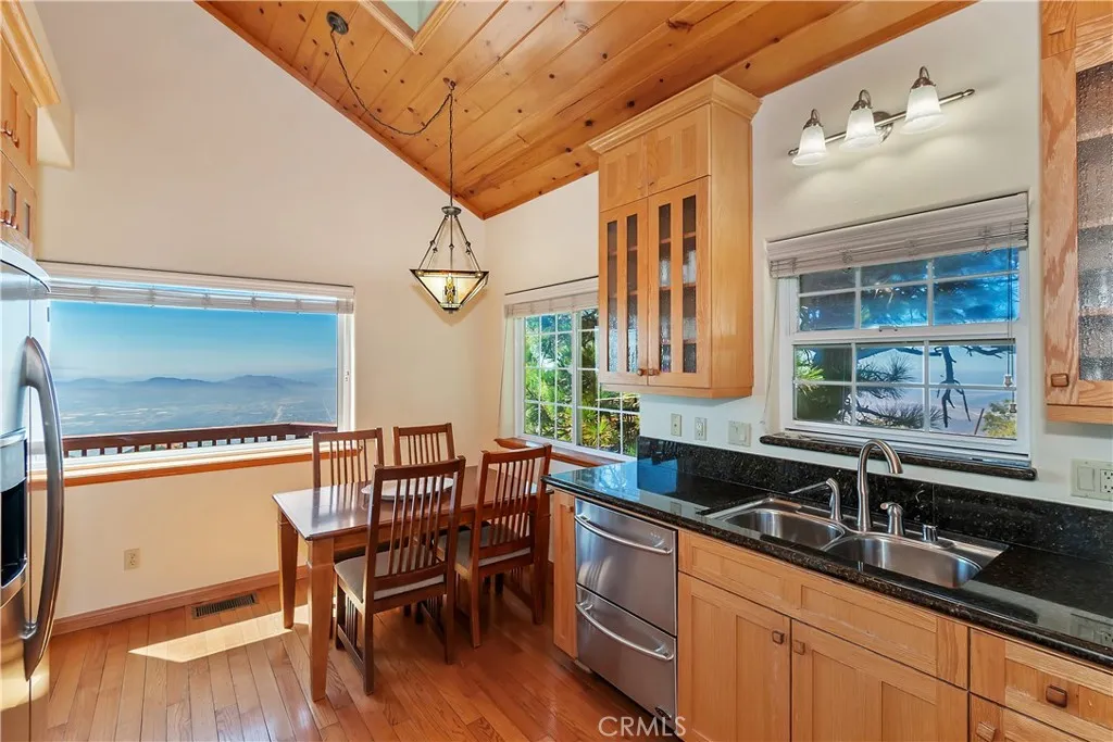 22665 Valley View Drive, Crestline, California 92325 home-pic-16