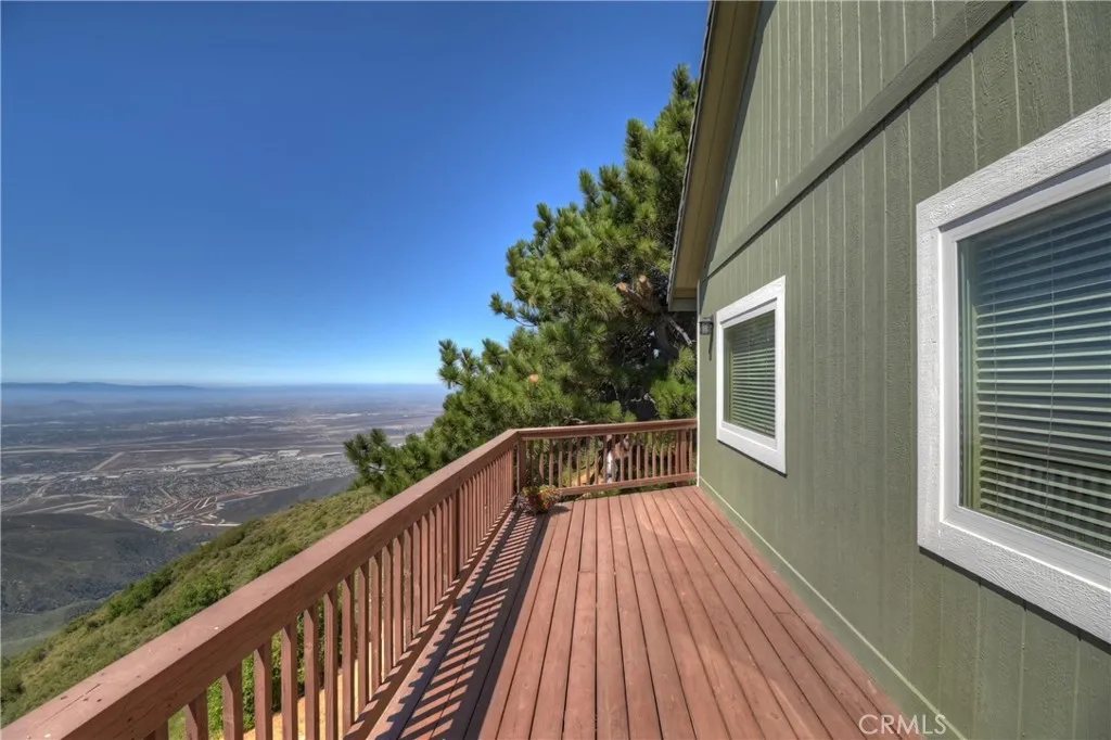 22665 Valley View Drive, Crestline, California 92325 home-pic-41