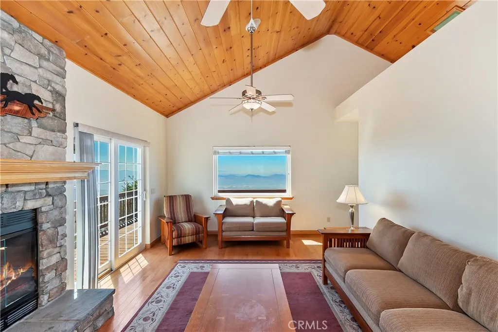 22665 Valley View Drive, Crestline, California 92325 home-pic-10