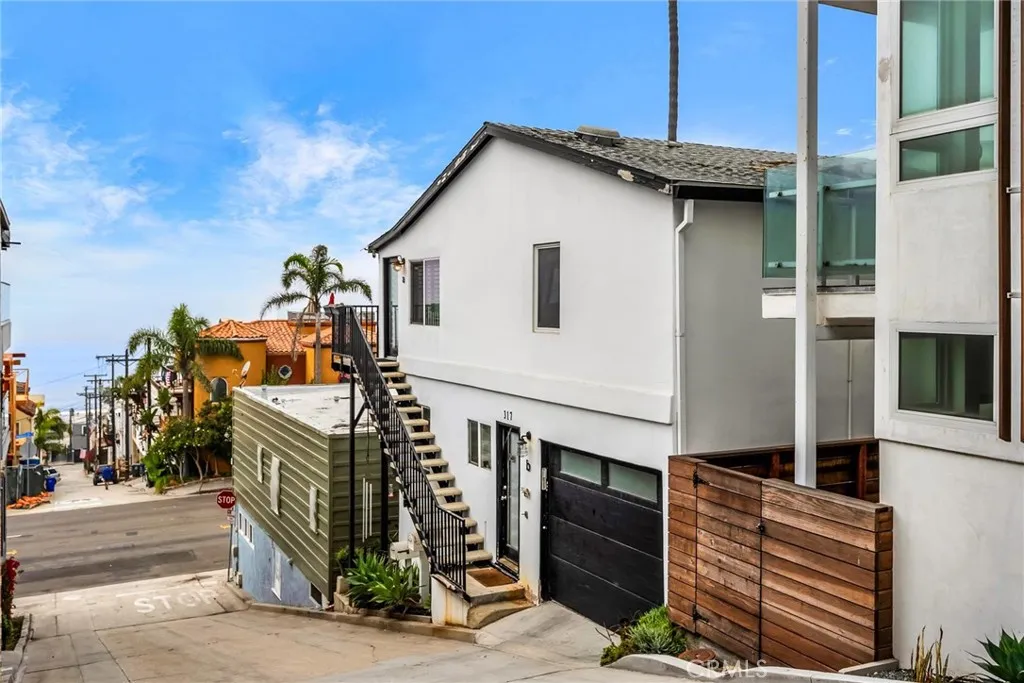 317 Moonstone Street A, Manhattan Beach, California 90266, 1 Bedroom Bedrooms, ,1 BathroomBathrooms,Residential Lease,For Rent,Moonstone,SB25189390