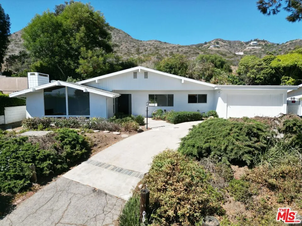 31617 Broad Beach Road, Malibu, California 90265, 3 Bedrooms Bedrooms, ,2 BathroomsBathrooms,Residential Lease,For Rent,Broad Beach,25581065