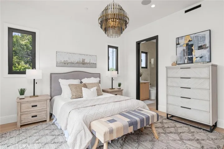 3609 Oak Avenue, Manhattan Beach, California 90266