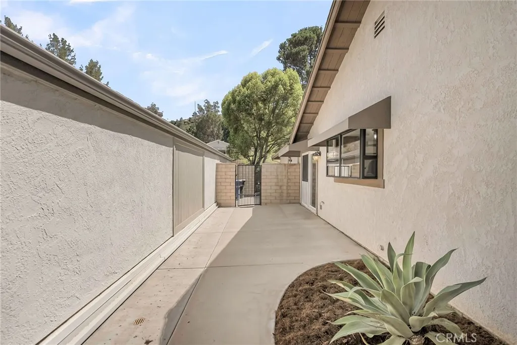 510 Via Zapata, Riverside, California 92507 home-pic-42