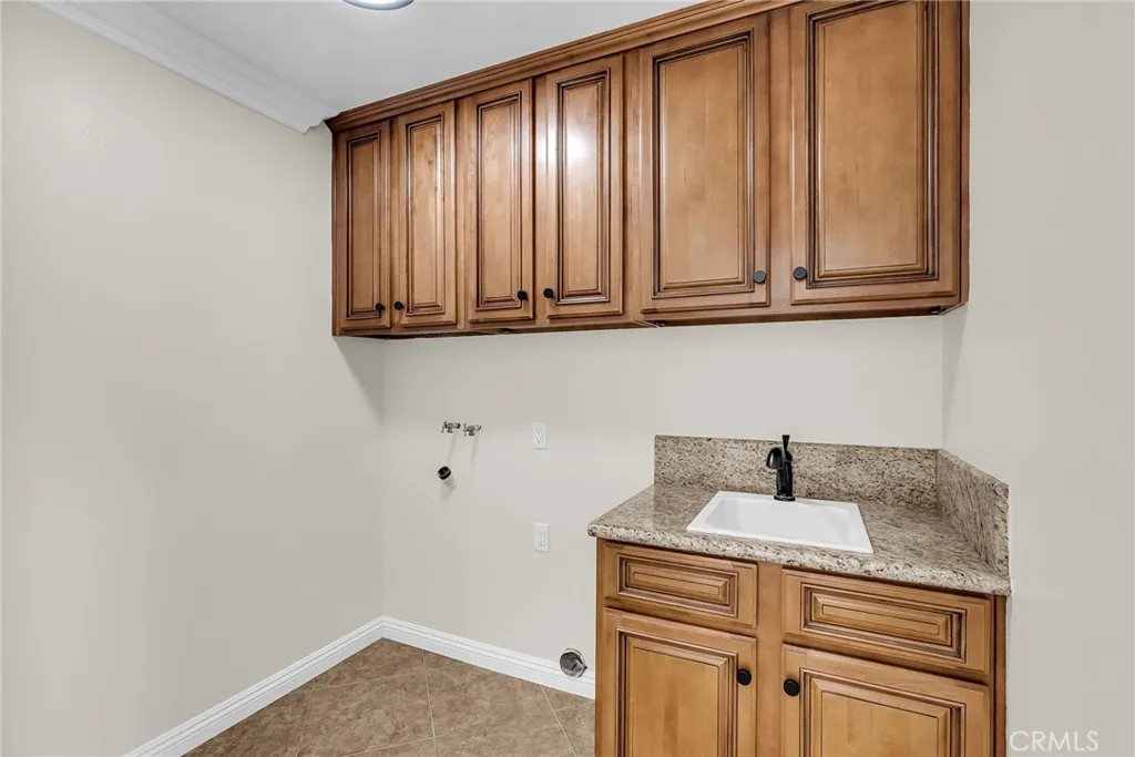 510 Via Zapata, Riverside, California 92507 home-pic-31