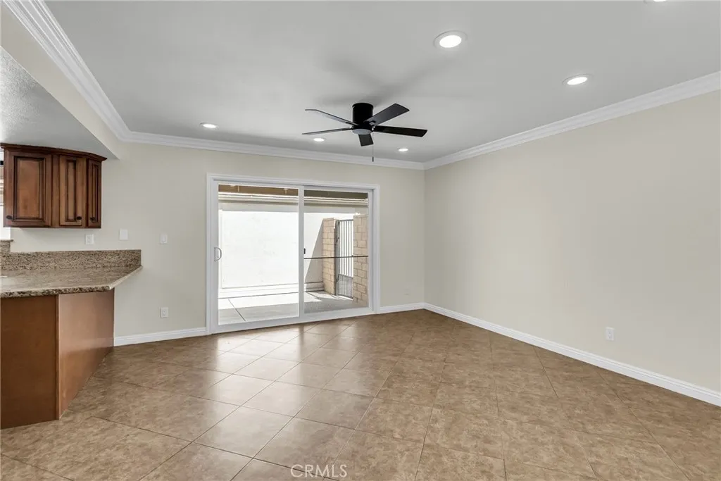 510 Via Zapata, Riverside, California 92507 home-pic-16