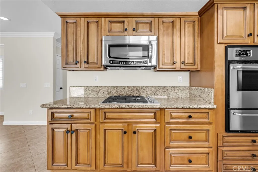 510 Via Zapata, Riverside, California 92507 home-pic-14