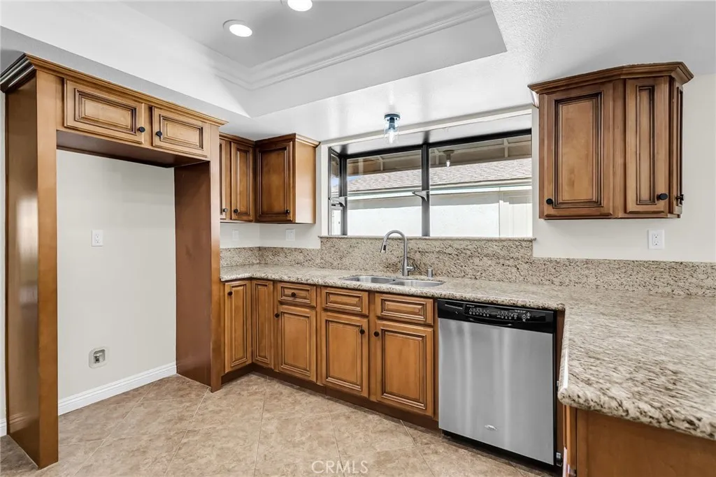 510 Via Zapata, Riverside, California 92507 home-pic-12