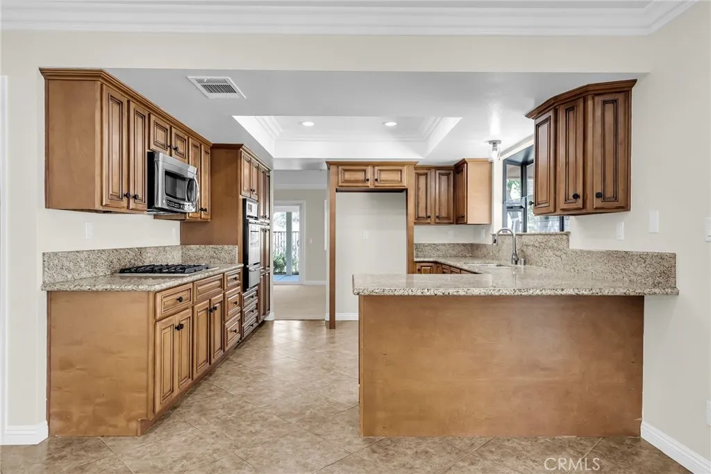510 Via Zapata, Riverside, California 92507 home-pic-13
