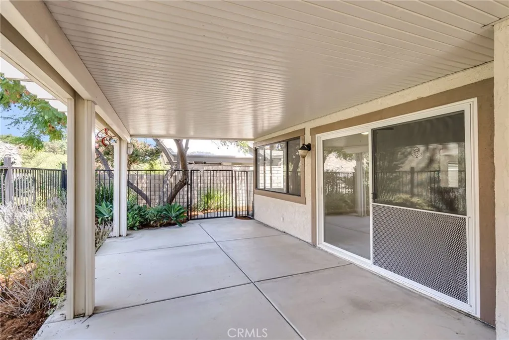 510 Via Zapata, Riverside, California 92507 home-pic-39