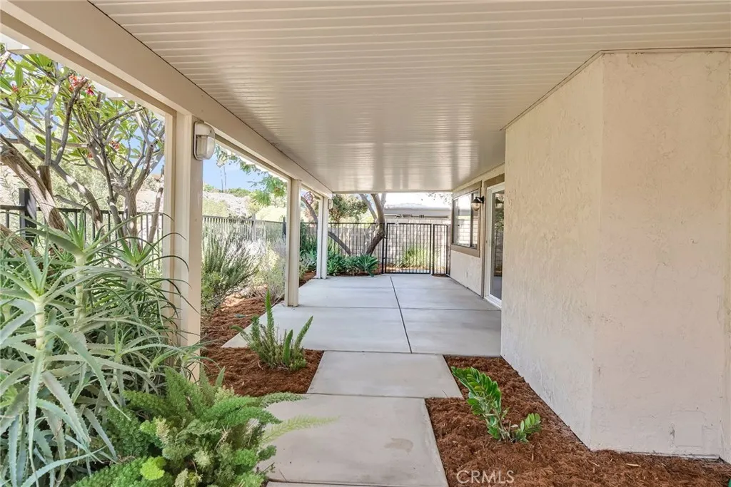 510 Via Zapata, Riverside, California 92507 home-pic-38