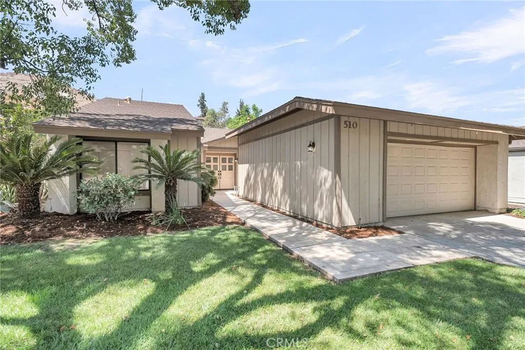 510 Via Zapata, Riverside, California 92507 home-pic-1