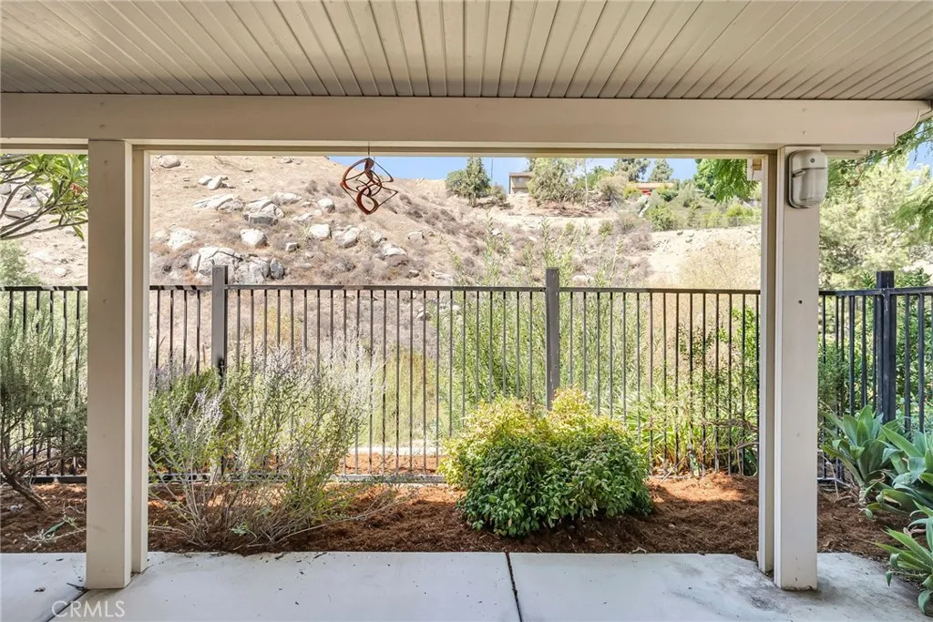 510 Via Zapata, Riverside, California 92507 home-pic-36