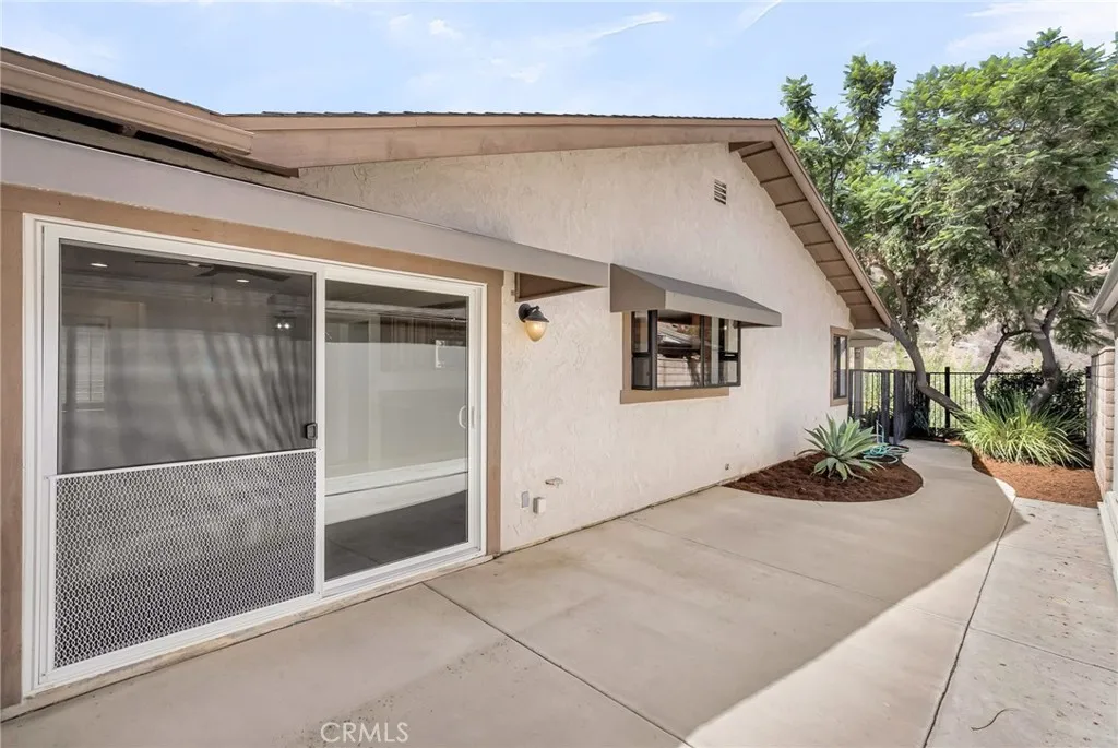 510 Via Zapata, Riverside, California 92507 home-pic-44
