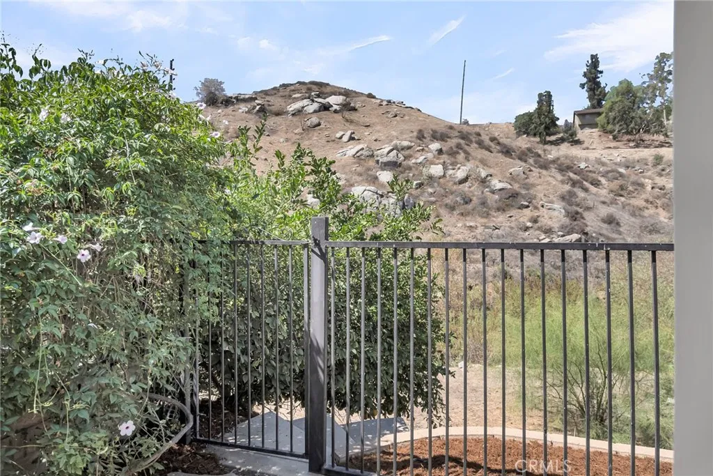 510 Via Zapata, Riverside, California 92507 home-pic-32