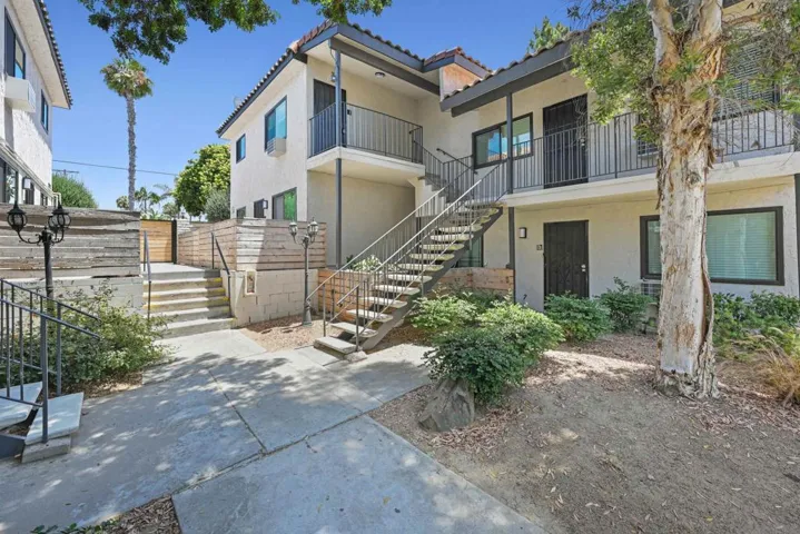 628 W California Ave, Vista, California 92083