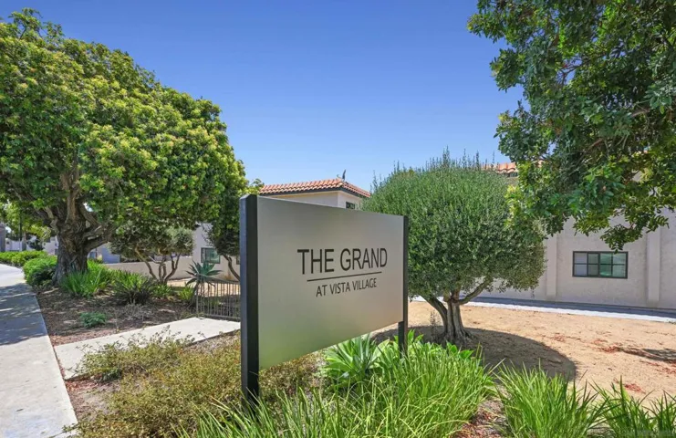 628 W California Ave, Vista, California 92083