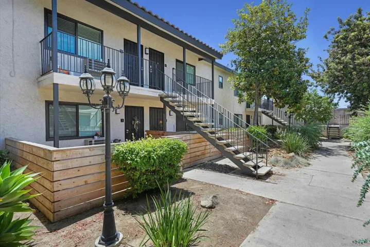 628 W California Ave, Vista, California 92083