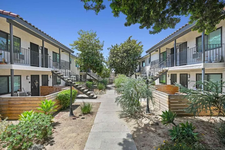 628 W California Ave, Vista, California 92083