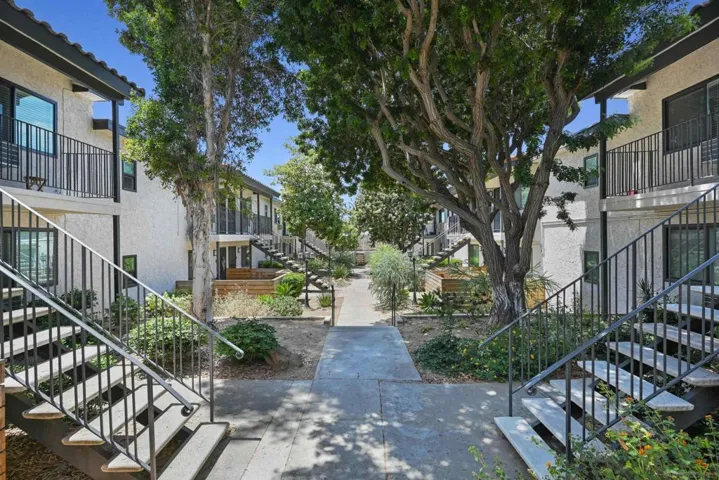 628 W California Ave, Vista, California 92083