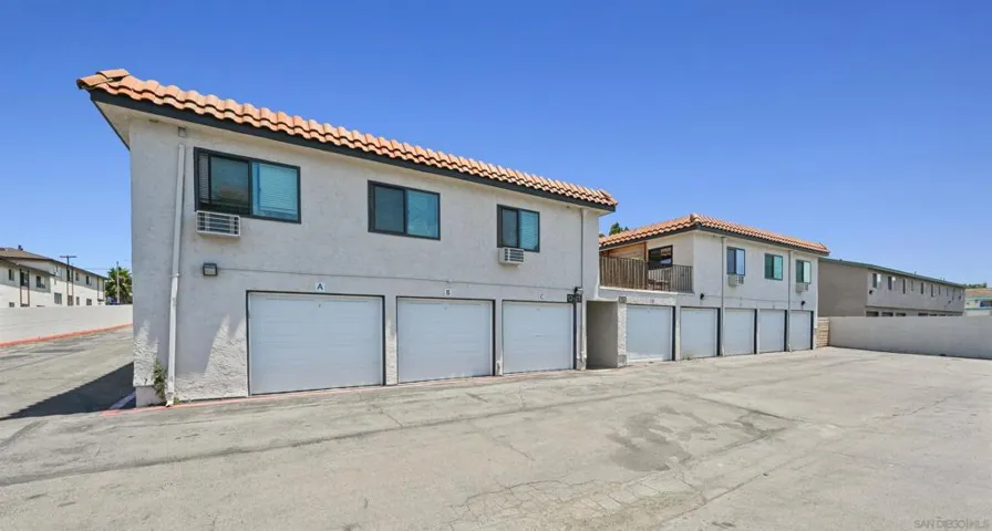 628 W California Ave, Vista, California 92083