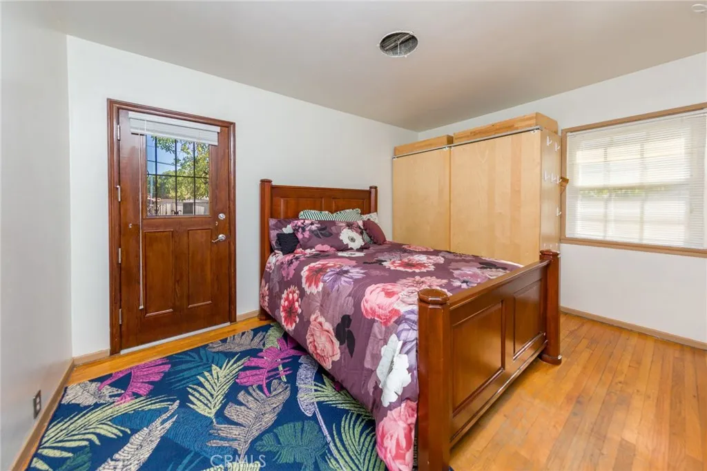 10425 Rainier Street, Sun Valley, California 91352 home-pic-2