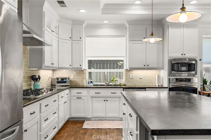1941 Waxwing Way, Chico, California 95926