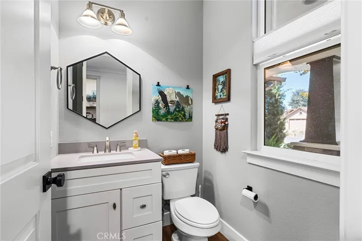 1941 Waxwing Way, Chico, California 95926