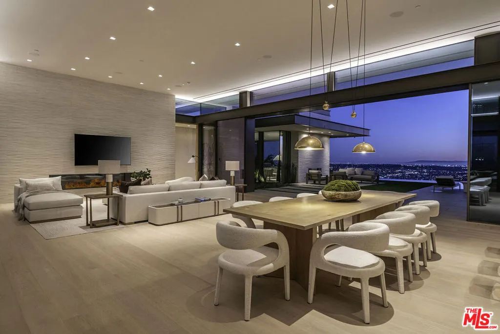 9006 Thrasher Avenue, Los Angeles, California 90069 home-pic-38