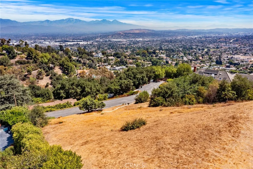 Prestigious luxury home community