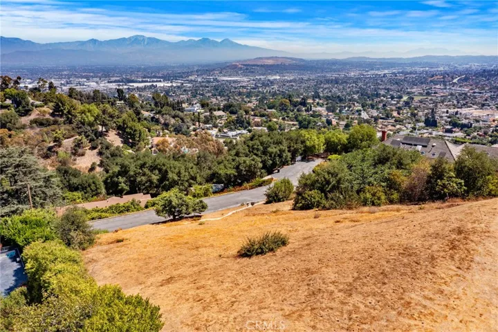 Prestigious luxury home community