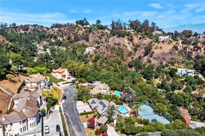 Surrounded by stunning properties