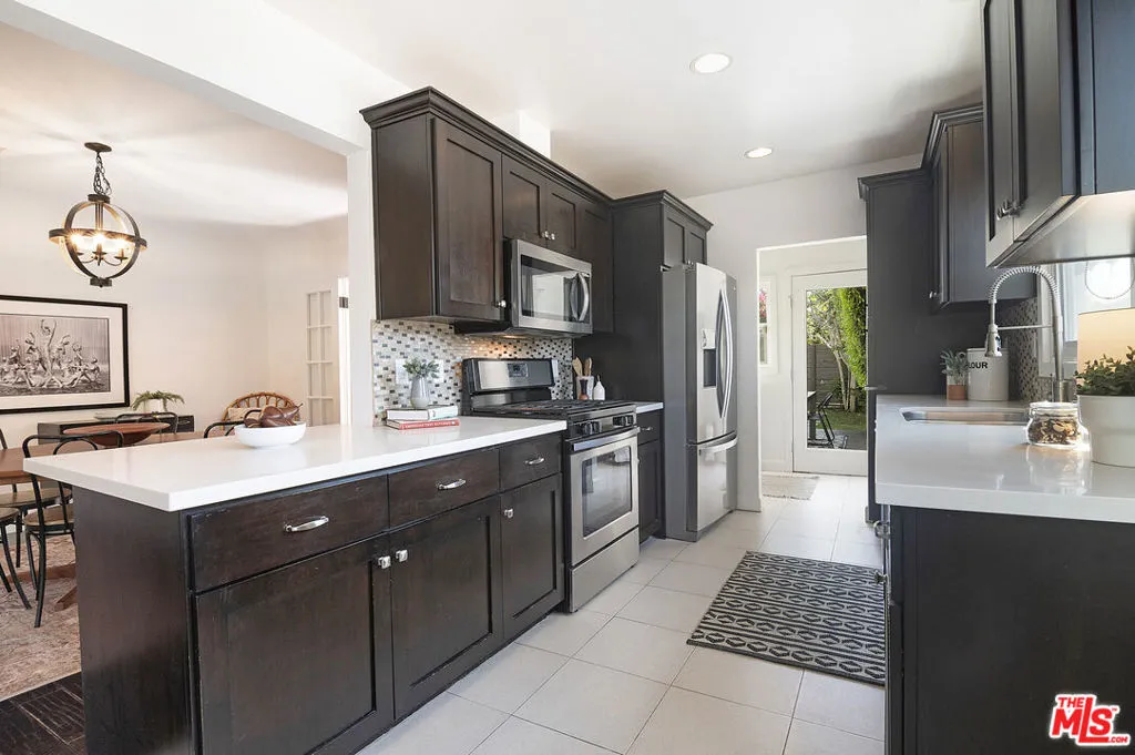 502 N Crescent Heights Boulevard, Los Angeles, California 90048 home-pic-9