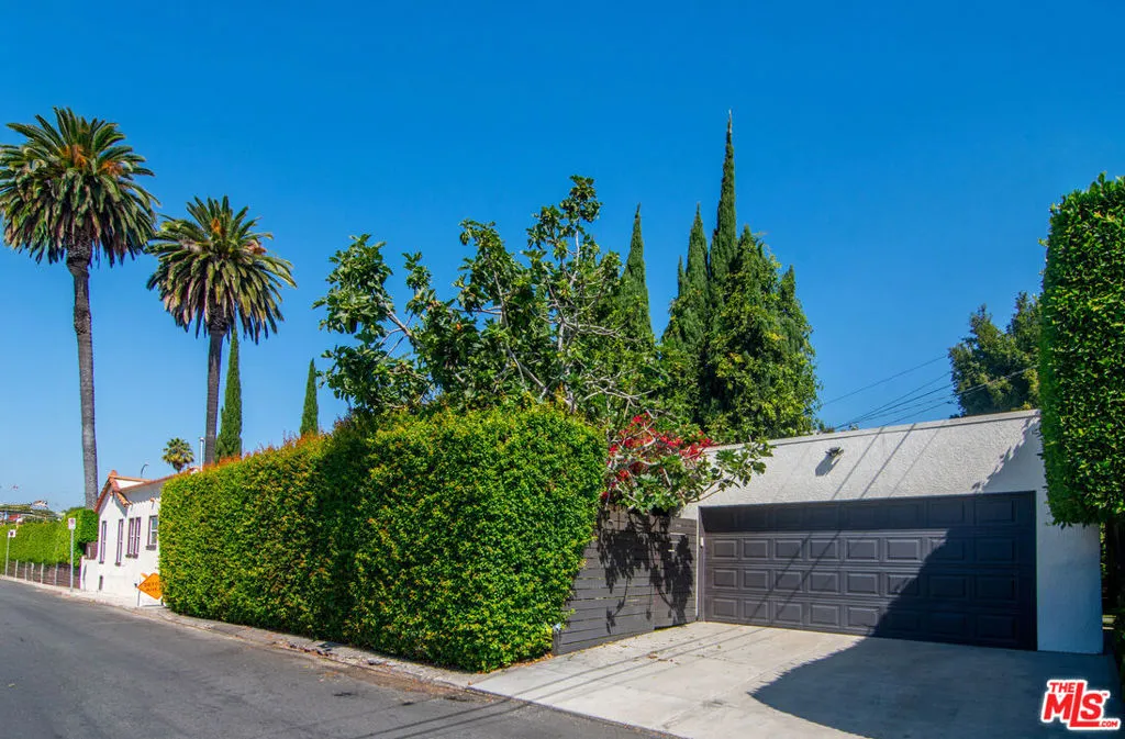 502 N Crescent Heights Boulevard, Los Angeles, California 90048 home-pic-25