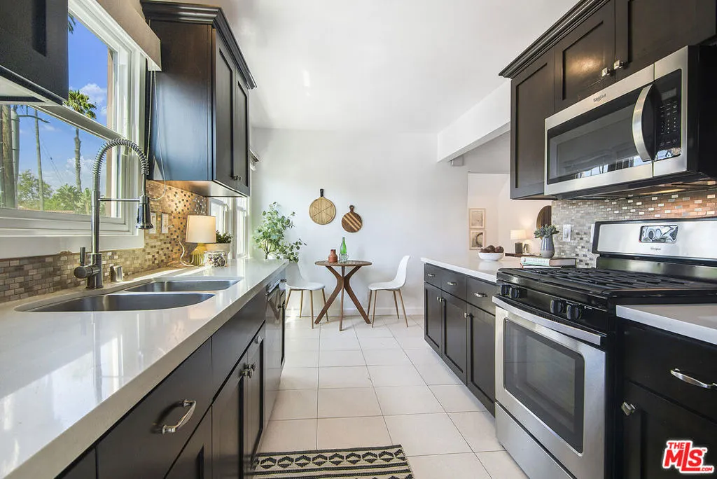 502 N Crescent Heights Boulevard, Los Angeles, California 90048 home-pic-10