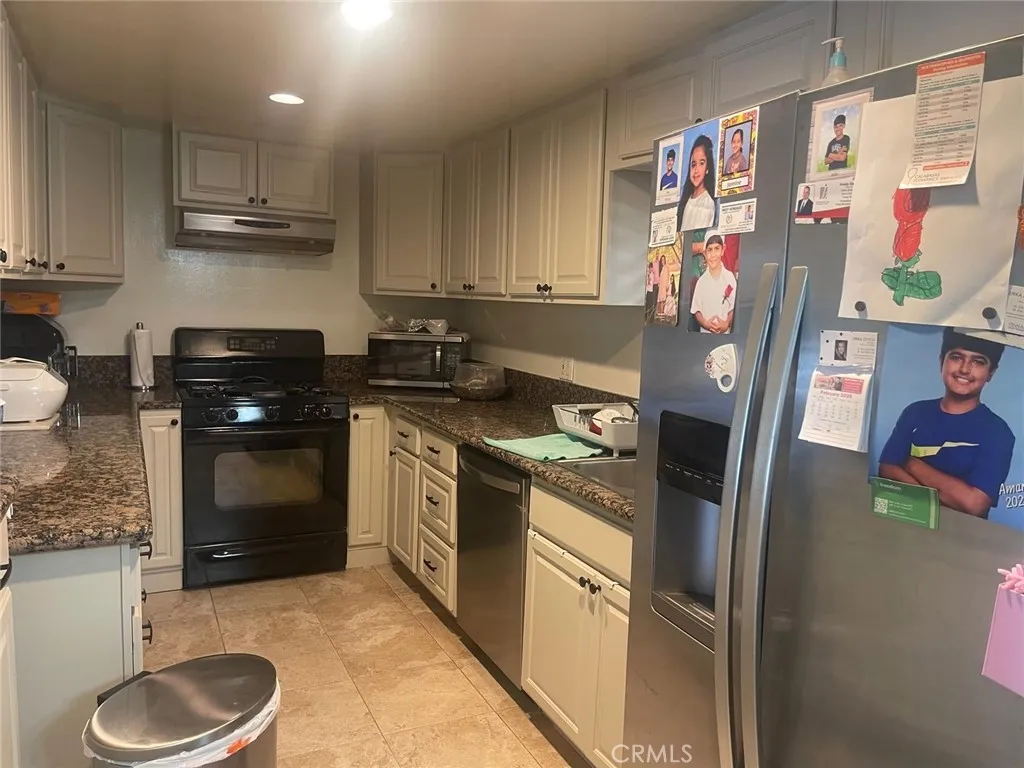 19331 Ingomar Street, Reseda, California 91335 home-pic-3